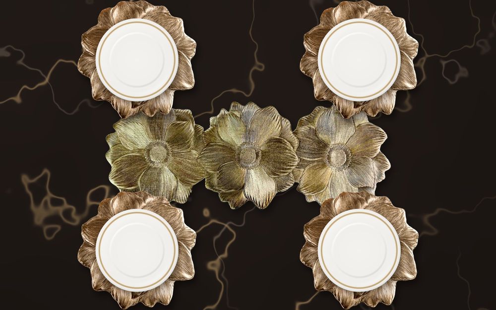 Gulnar Bloom runner and placemats set on a table